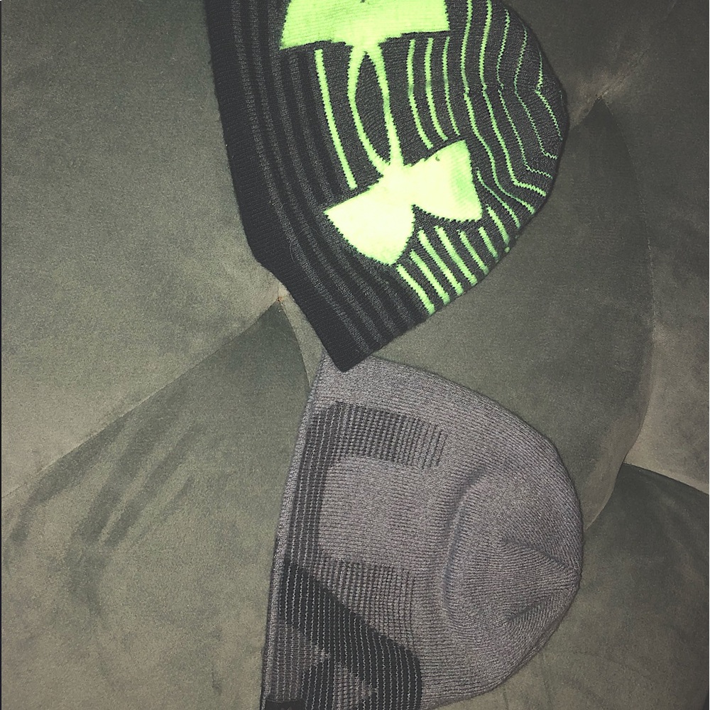 Under Armour beanies, youth 4-6, lot of 2
